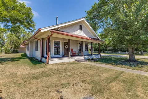 401 S 4th St, Crandall, TX 75114
