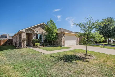 5804 Mirror Ridge Dr, Fort Worth, TX 76179