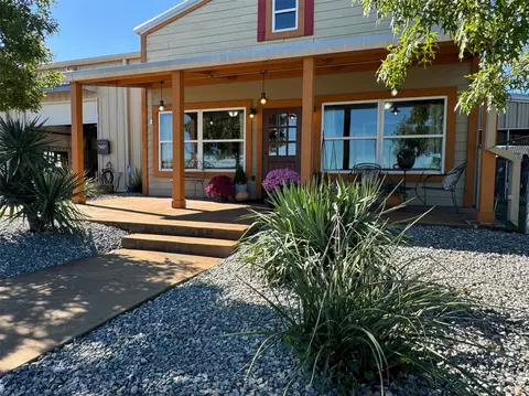 2077 N Hwy 78, Farmersville, TX 75442