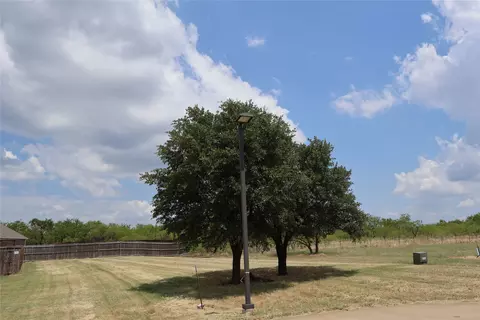 2901 Preston Club Dr, Sherman, TX 75092