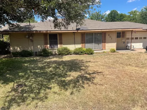 801 E Milam St, Ennis, TX 75119