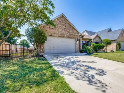 2609 Plains View Dr, Burleson, TX 76028