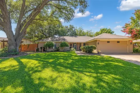 5704 Louise Way Dr, Arlington, TX 76017