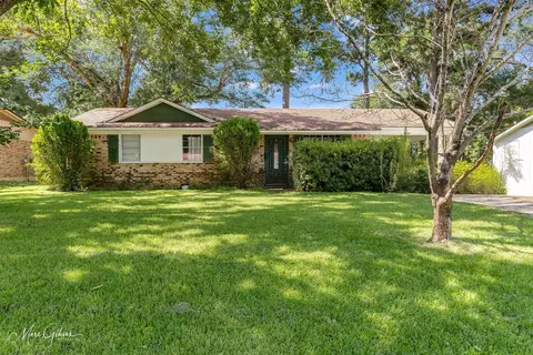 5541 Cross Timbers Dr, Shreveport, LA 71129