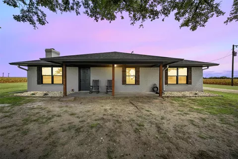 2402 Trlica Rd, West, TX 76691