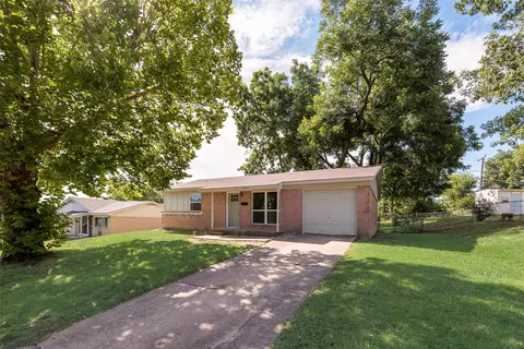 4250 Mehalia Dr, Dallas, TX 75241