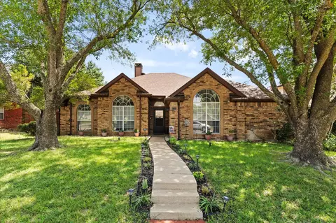 1514 Battlefield Dr, Rowlett, TX 75089