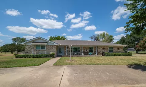 80 Corral Dr N, Fort Worth, TX 76244