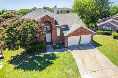 6200 Woolwich Dr, Arlington, TX 76001