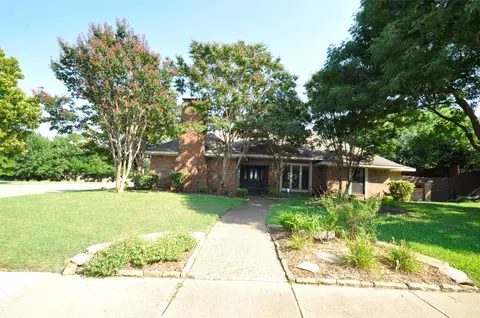 1700 Knob Hill Dr, Plano, TX 75023