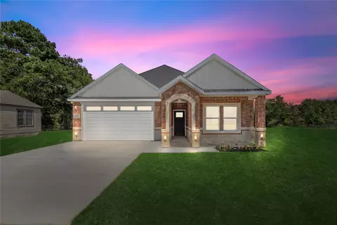 1209 S Rockwall Ave, Terrell, TX 75160