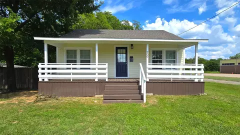 200 NE 2nd St, Cooper, TX 75432