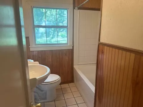 Bath - 105 Circle Dr, Cleburne, TX 76033 photo 1 of 1