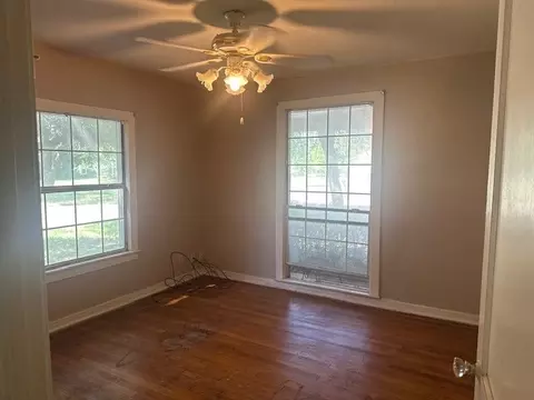 Bedroom - 105 Circle Dr, Cleburne, TX 76033 photo 3 of 4