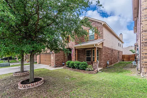 5721 Diamond Valley Dr, Fort Worth, TX 76179