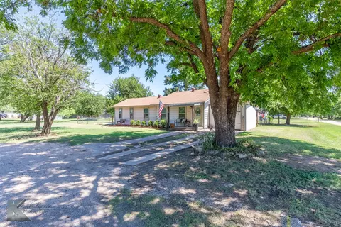 641 3rd St, Tuscola, TX 79562