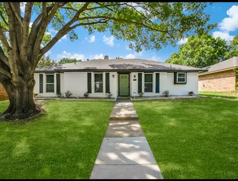 914 Hillside Ln, Flower Mound, TX 75028