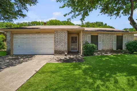 7105 Flameleaf Pl, Dallas, TX 75249