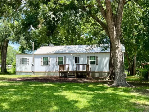 410 Heights Blvd, Omaha, TX 75571