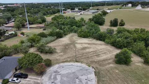 3310 Yorktown Dr, Forest Hill, TX 76140