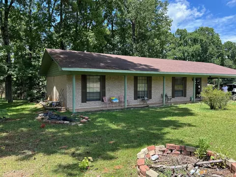 110 General Beauregard Dr, Vivian, LA 71082
