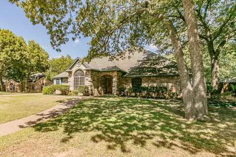 7708 Ridgeway Ct, North Richland Hills, TX 76182