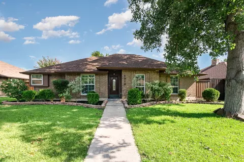1916 Lansdown Dr, Carrollton, TX 75010