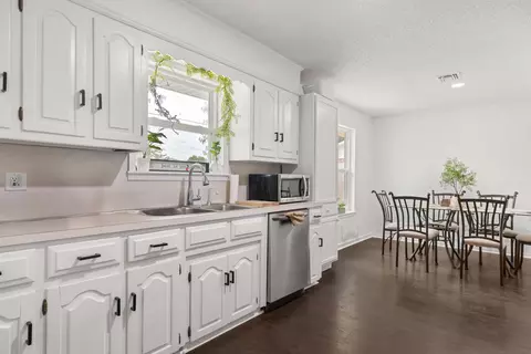 Kitchen - 715 Post Dr, Hewitt, TX 76643 photo 1 of 3