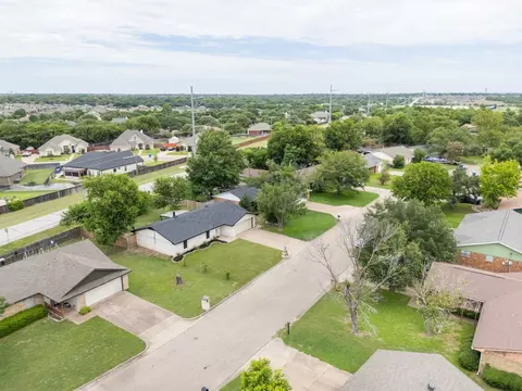 View/Area - 715 Post Dr, Hewitt, TX 76643 photo 2 of 5