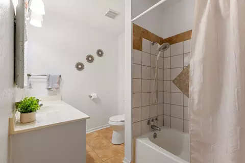 Bath - 715 Post Dr, Hewitt, TX 76643 photo 1 of 2