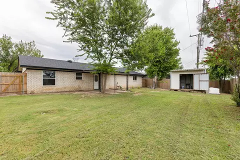 Exterior - 715 Post Dr, Hewitt, TX 76643 photo 5 of 6