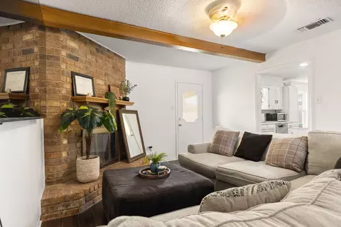 715 Post Dr, Hewitt, TX 76643
