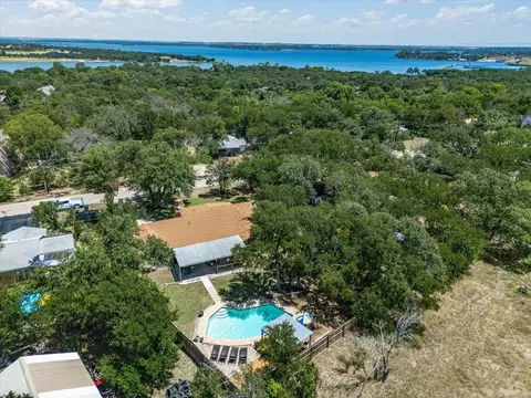 715 Lakeside Dr, Azle, TX 76020
