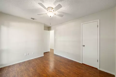 Bedroom - 703 Creekside Dr, Euless, TX 76040 photo 4 of 4