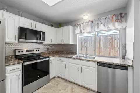 Kitchen - 703 Creekside Dr, Euless, TX 76040 photo 1 of 1
