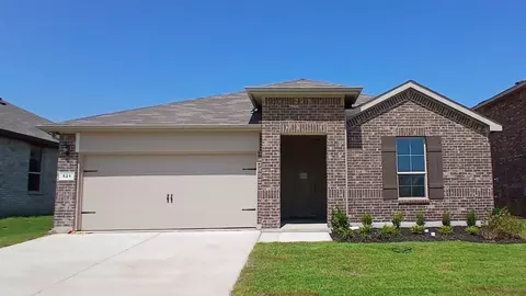 521 Pendleton Ave, Keene, TX 76059