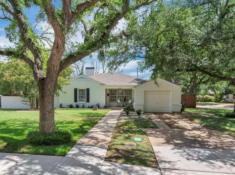 6441 Locke Ave, Fort Worth, TX 76116