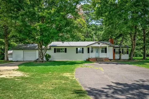 Exterior - 907 Fuller St, Doyline, LA 71023 photo 2 of 7