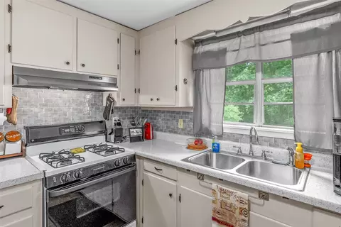 Kitchen - 907 Fuller St, Doyline, LA 71023 photo 4 of 4