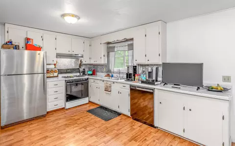 Kitchen - 907 Fuller St, Doyline, LA 71023 photo 2 of 4