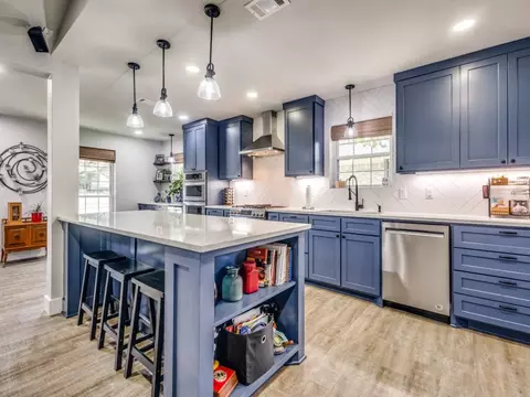1313 Juniper Ln, Lewisville, TX 75077