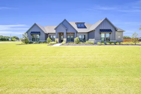 111 Muscogee Dr, Waxahachie, TX 75165