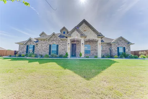 670 Serenity Ln, Red Oak, TX 75154