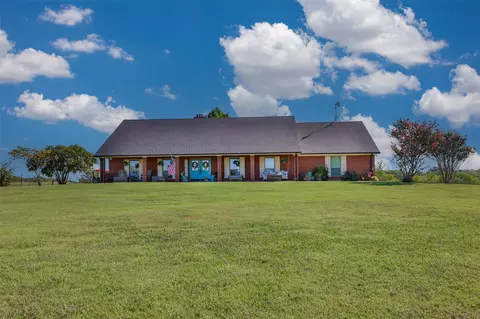 491 Navajo Rd, Whitesboro, TX 76273