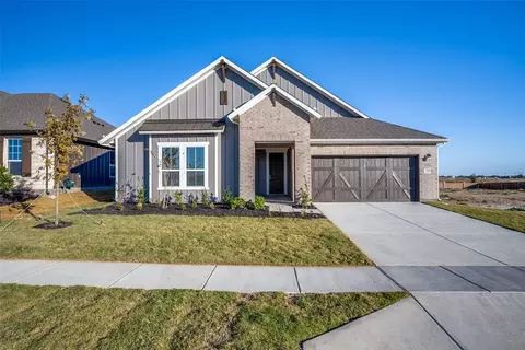 329 Fallbrook Dr, Aledo, TX 76008