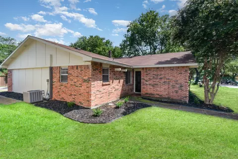 3112 Falkland Rd, Carrollton, TX 75007