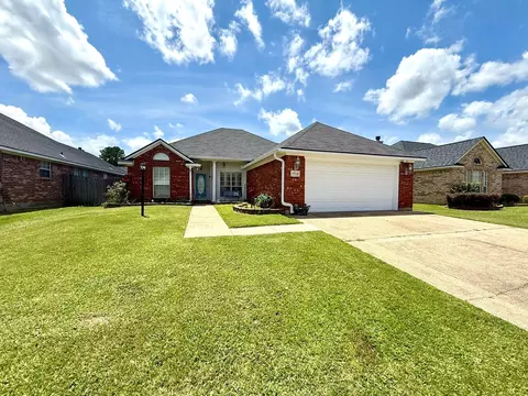 9514 Rose Hollow Ln, Shreveport, LA 71118