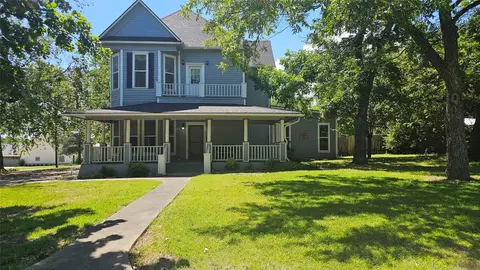 203 Star St, Bonham, TX 75418