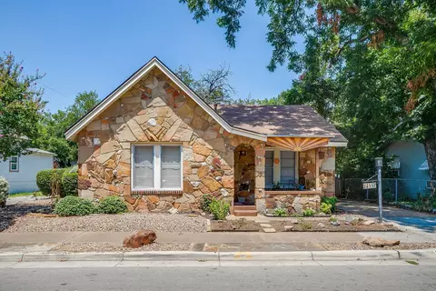 2415 Embrey Pl, Fort Worth, TX 76111