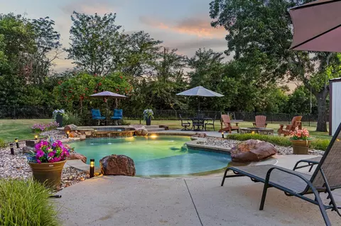 103 W Southfork Cir, Pottsboro, TX 75076